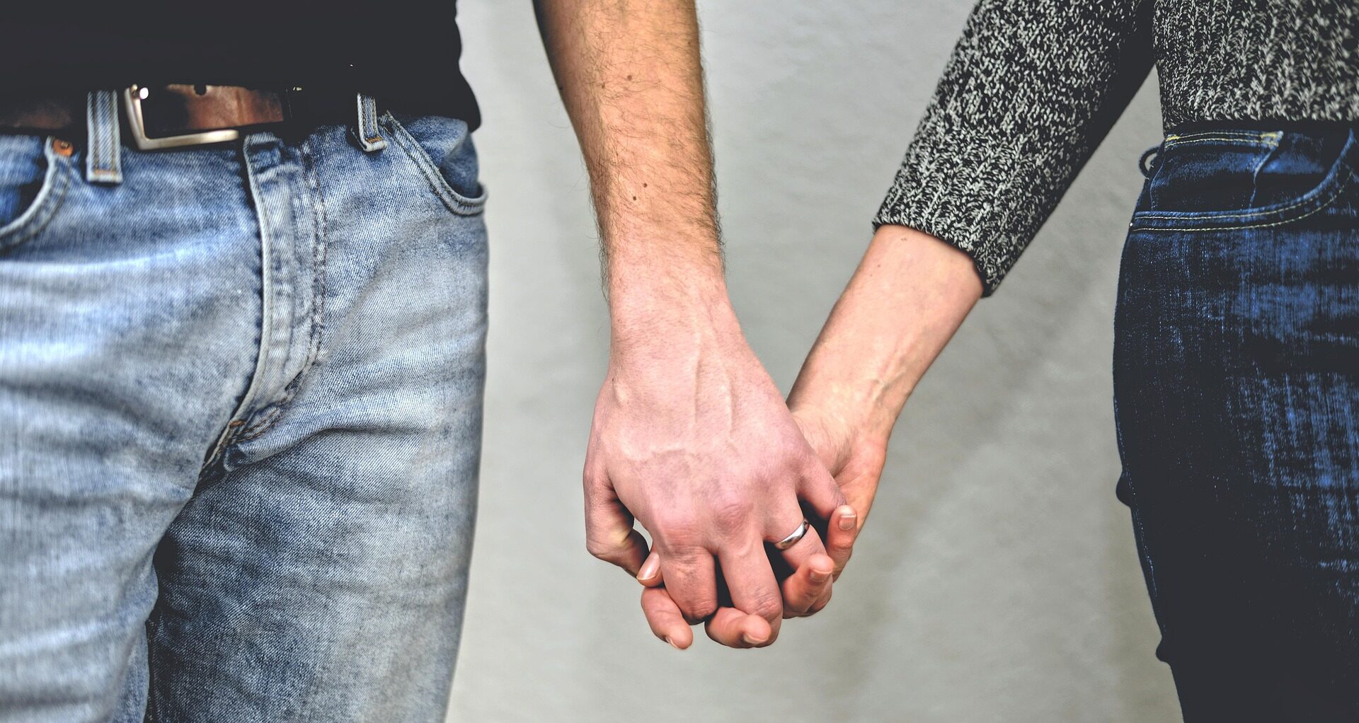 congerdesign-hands-7022067_1920